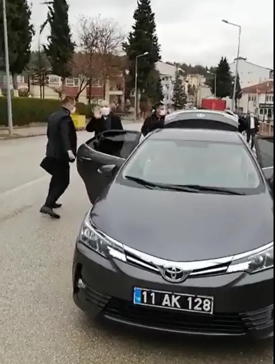 Bakan Süleyman Soylu’yu taşıyan helikopter Bilecik’e "acil" iniş yaptı - 2