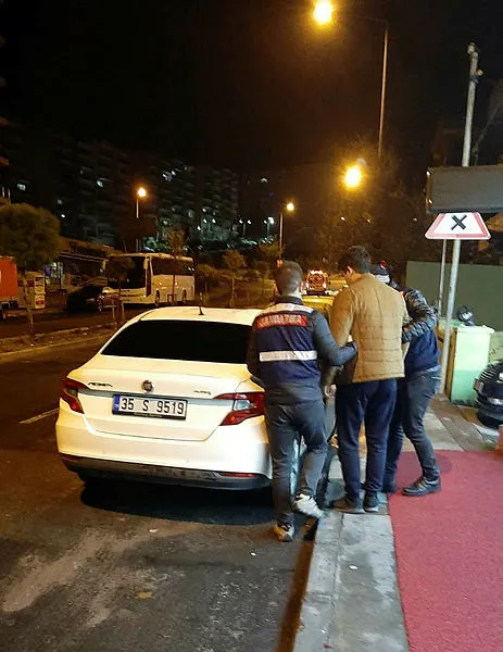 İzmir’deki FETÖ operasyonu! 242’si gözaltında 60’ı itirafçı oldu - 1