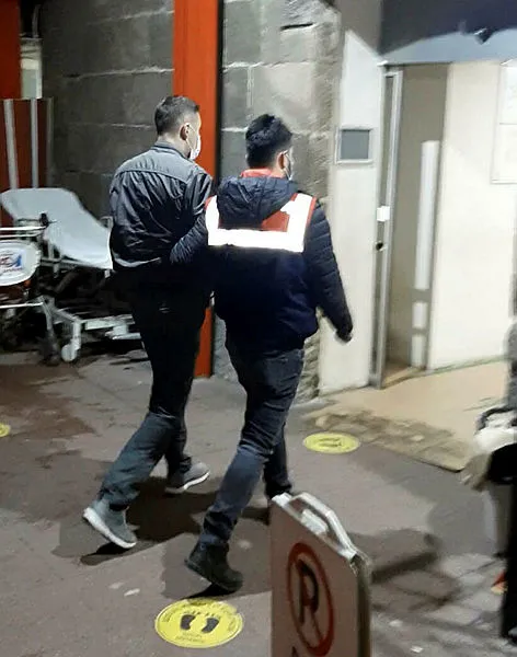 İzmir merkezli 50 ildeki FETÖ operasyonunda gözaltı sayısı 250 oldu - 1