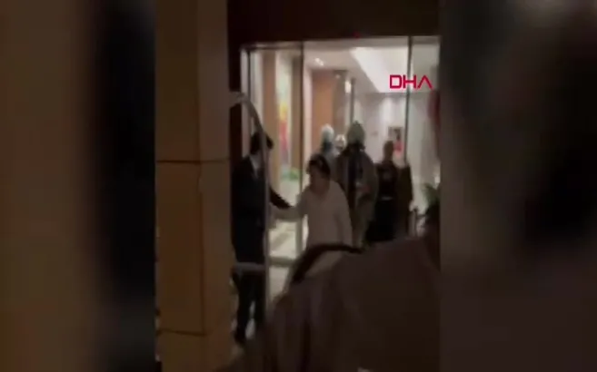 Sultangazi’de 27 katlı otelde yangın