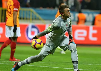 Galatasaray'a Muslera şoku! İşte yeni takımı