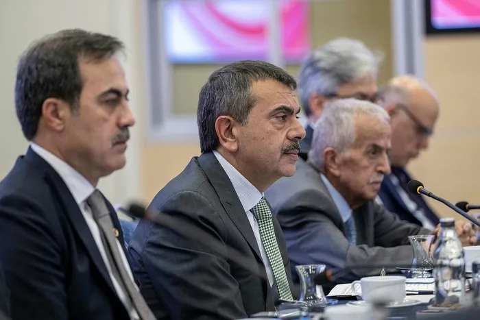 milli-egitim-bakani-yusuf-tekinden-ogretmenlere-destek-mesaji-1715247815564.jpeg Milli Eğitim Bakanı Yusuf Tekin'den öğretmenlere destek mesajı - 2