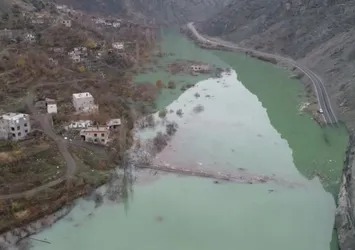 Yusufeli'nde tarihi köprü sular altında kaldı! 46 metreye yükseldi