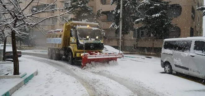 Son dakika: Meteoroloji’den peş peşe hava durumu uyarısı! Diyarbakır-Şanlıurfa karayolu ulaşıma kapandı | İstanbul’a kar ne zaman yağacak?