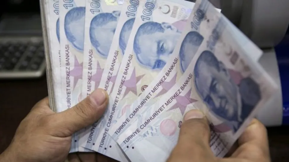 Emekliye müjde! Emekli maaş farkları hesaplara yatıyor! En düşük emekli maaşı ne kadar olacak?