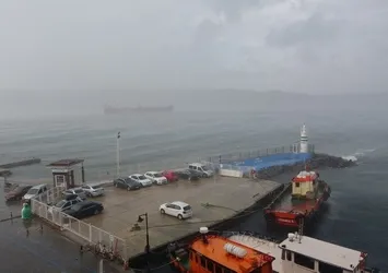 Son dakika: Feribot seferlerine fırtına engeli