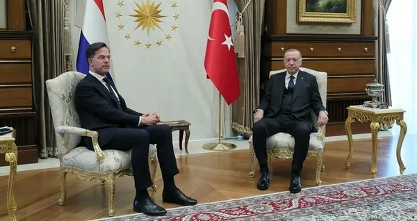 baskan-recep-tayyip-erdogan-hollanda-basbakani-mark-rutte-ile-telefonda-gorustu-gundem-isvecin-nato-uyeligi-1688578589541.jpg Başkan Recep Tayyip Erdoğan Hollanda Başbakanı Mark Rutte ile telefonda görüştü! Gündem İsveç'in NATO üyeliği - 1
