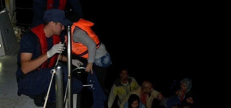 Yurt dışına kaçmaya çalışan 143 göçmen yakalandı