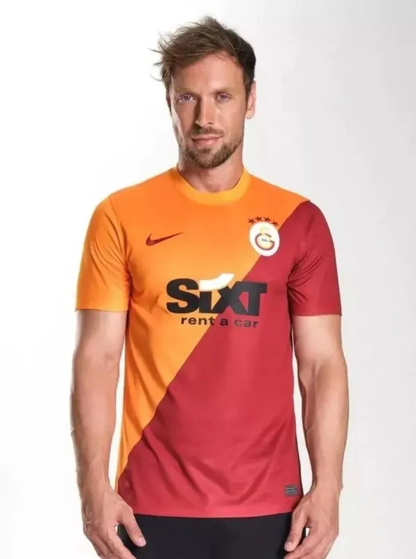galatasarayin-3-formasi-tanitildi-1631622528983.jpeg Galatasaray'ın 3. forması tanıtıldı! Dikkat çeken detay - 3