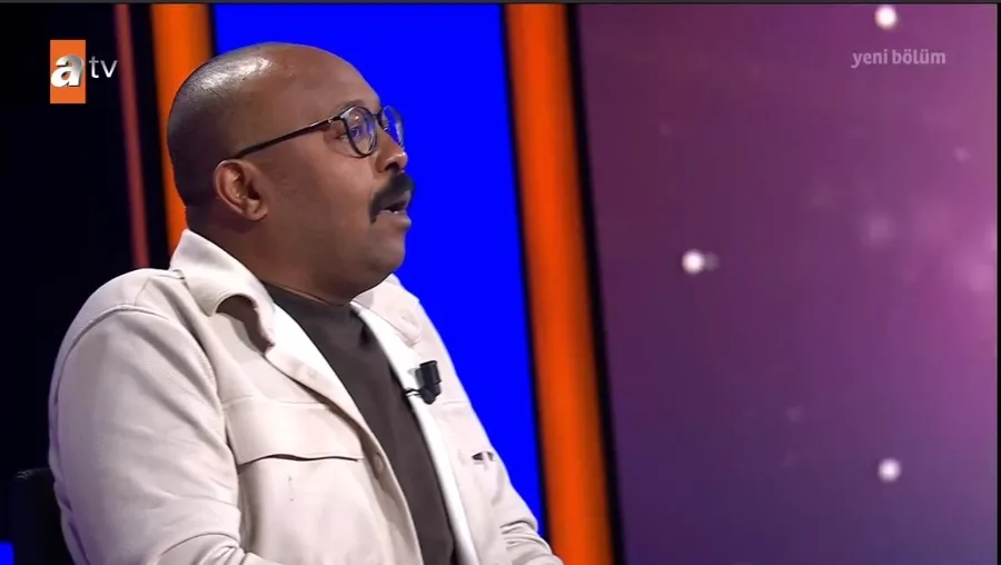 milyonerde-nefes-kesen-anlar-300-bin-tllik-dolandiricilik-sorusu-studyoyu-kilitledi-1773095363647.jpg Milyoner'de nefes kesen anlar! 300 bin TL'lik 'dolandırıcılık' sorusu stüdyoyu kilitledi - 2