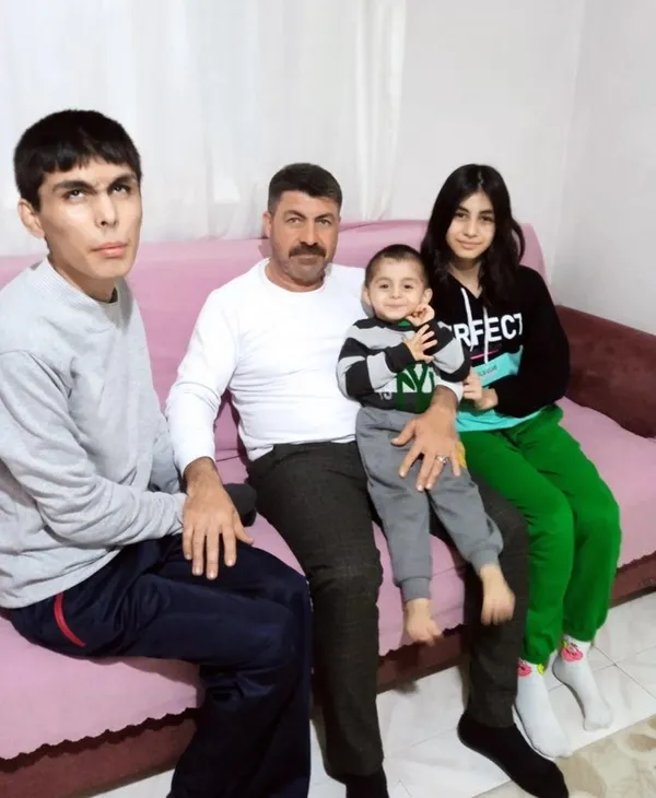 1678516069750.jpeg Zeydan Karalar’ın işten çıkardığı o babadan CHP'ye tepki: Otizmli oğlumdan nasıl helallik alacaksınız? - 1