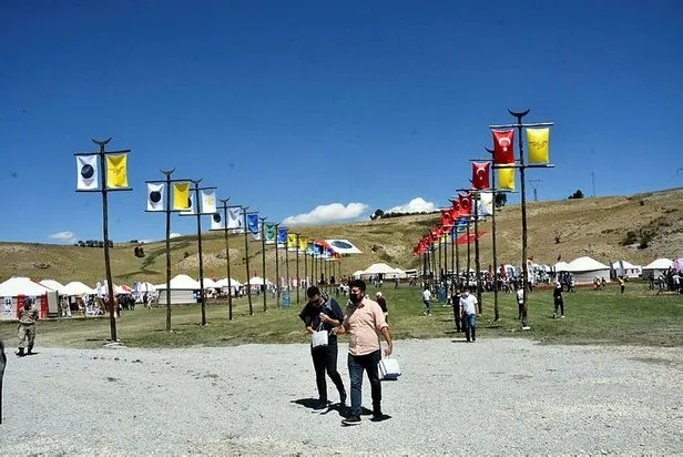 Ahlat’taki Cumhurbaşkanlığı Çalışma Ofisi açılışa hazır! Başkan Erdoğan'ın katılımıyla yarın açılıyor: Dikkat çeken 1071 detayı... - 2