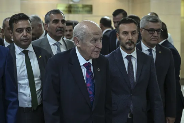 bahceliden-abye-karsi-net-tavir-bizim-icin-bitmistir-tanrikulunana-sert-sozler-milletvekilligi-dusurulmeli-1695137135968.jpg