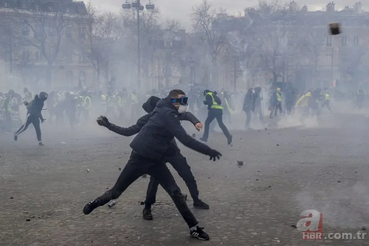 Paris sokakları savaş alanına döndü!