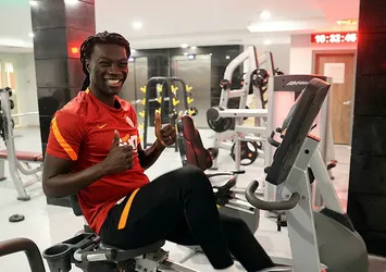 Galatasaray'ın Fransız yıldızı Bafetimbi Gomis ilk antremanına çıktı