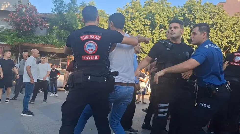 Bursa'da otopark görevlisiyle vatandaş arasında bıçaklı kavga - 2