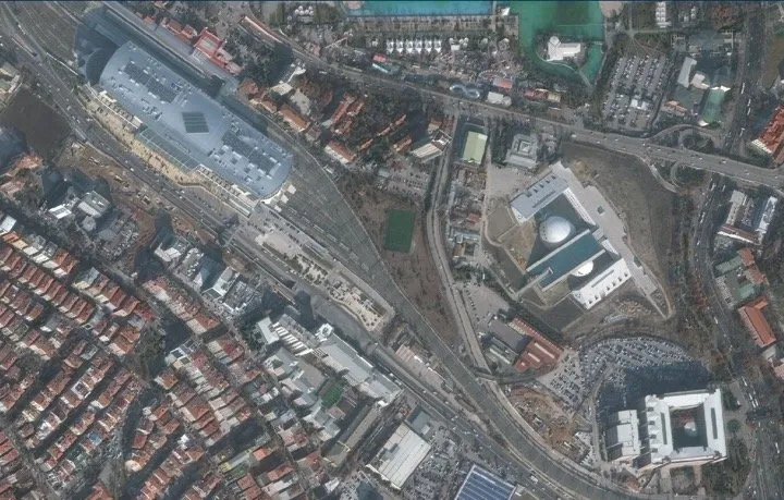 Türkiye’nin koronavirüs sonrası Kovid-19 boş kalan meydanları uzaydan görüntülendi
