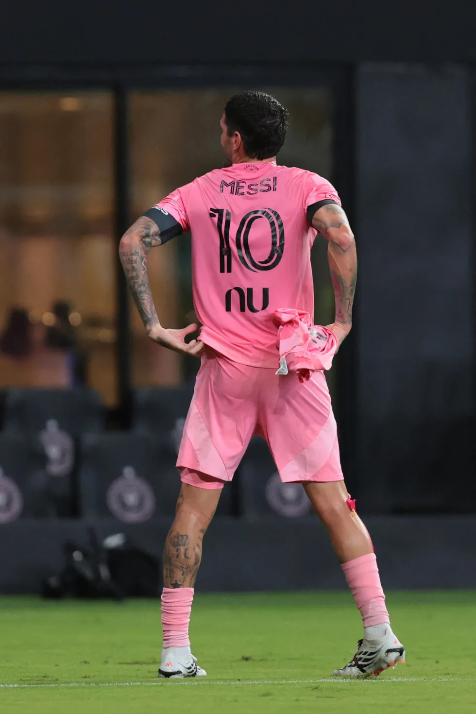lionel-messinin-aci-gunu-babasi-jorge-messi-son-yolculuguna-ugurlandi-1786303795394.jpg Lionel Messi'nin acı günü! Babası Jorge Messi son yolculuğuna uğurlandı - 5