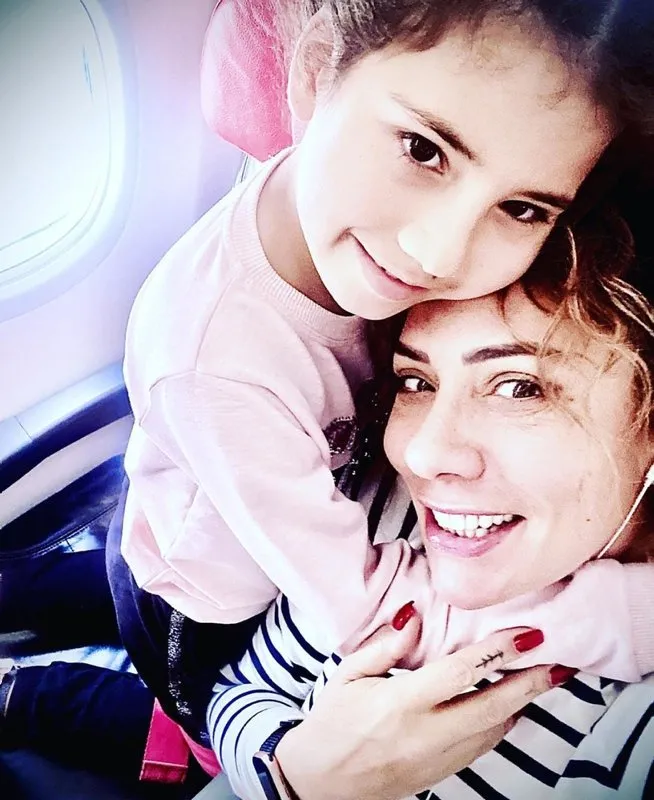 Işın Karaca kızının babası Sedat Doğan yüzünden yaşadığı korkuyu canlı yayında anlattı