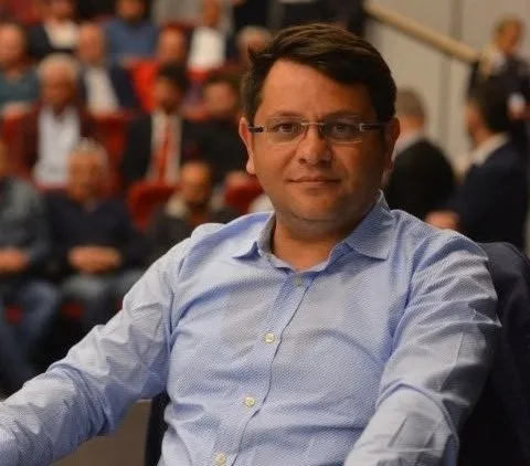 Son dakika: CHP’li belediye kanun tanımıyor! Seçilme hakkını kaybeden Ahmet Öztürk halen başkan