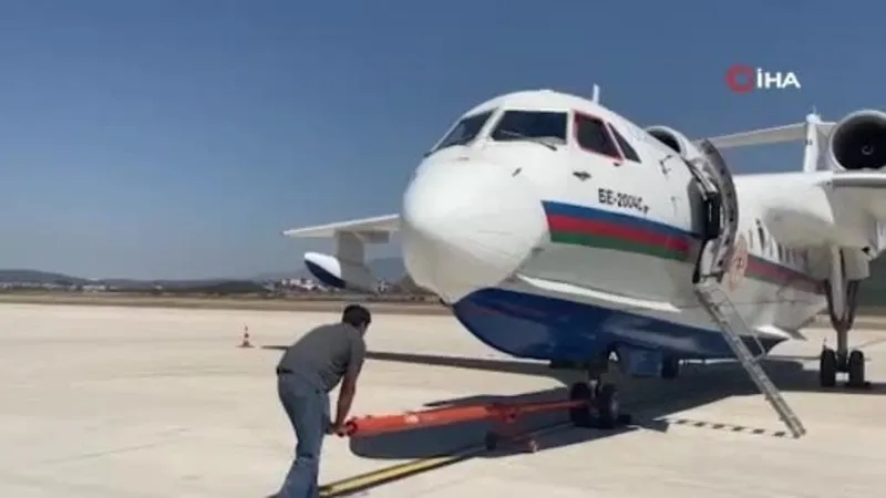 Azerbaycan’ın gönderdiği amfibi uçağı yangın söndürme çalışmalarına başladı