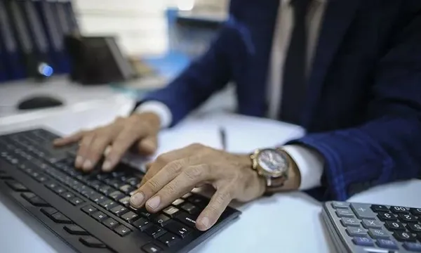 MEB 5 bin sözleşmeli personel alımı ne zaman, başvuru şartları neler? Kadrolar yayınlandı! Hemşire, avukat, diyetisyen, büro...