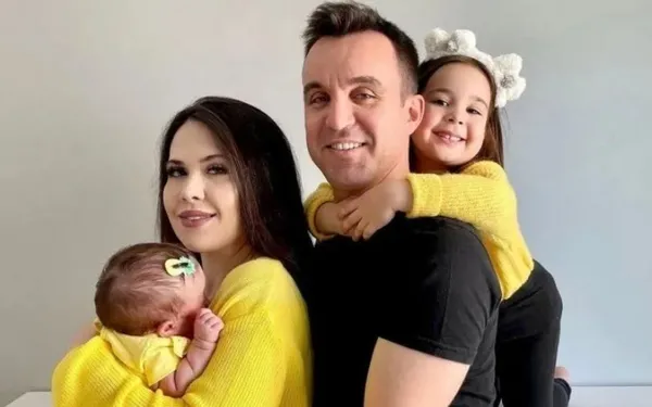 son-dakika-sira-tayyar-oz-ve-ozlem-ozde-fenomen-cifte-orgut-sorusturmasi-1701169799381.jpg Son dakika: Sıra Tayyar Öz ve Özlem Öz'de! Fenomen çifte örgüt soruşturması - 3