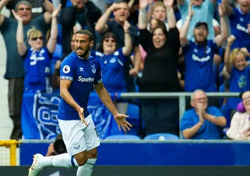 Beşiktaş Cenk Tosun'u Everton'dan kiraladı