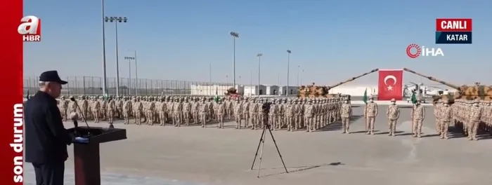 Milli Savunma Bakanı Hulusi Akar Katar'da görevli Mehmetçik ile bir araya geldi - 7