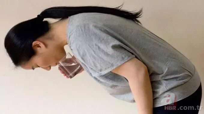 Sabah bir bardak suya tükürün! Tükürüğünüz suyun yüzeyinde kalmıyorsa… 3