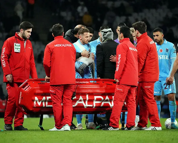 trabzonsporda-edin-visca-sakatlandi-yildiz-oyuncu-taraftarlari-korkuttu-1672258441564.jpg Trabzonspor'da Edin Visca sakatlandı! Yıldız oyuncu taraftarları korkuttu