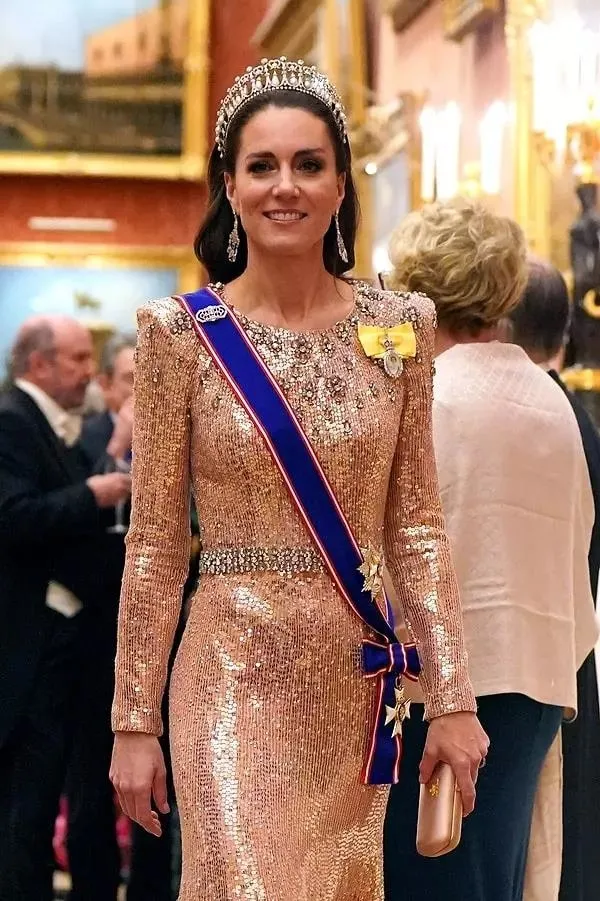 galler-prensesi-katein-tibbi-kayitlarina-ulasmaya-calisan-3-kisi-hakkinda-sorusturma-baslatildi-1710983737361.jpeg Kate'in kayıtlarına ulaşmaya çalışan 3 kişiye soruşturma - 4