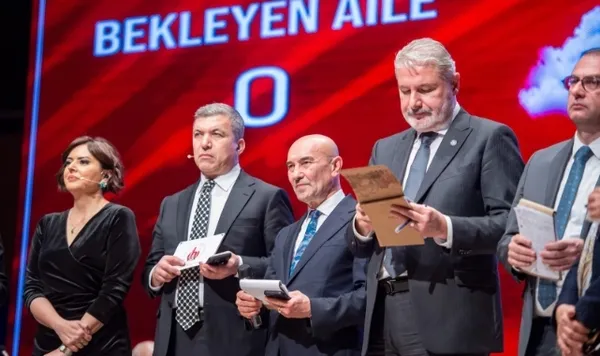 chpnin-fonladigi-medya-deprem-yayini-uzerinden-birbirine-girdi-enver-aysever-kor-cahildir-bu-halk-tvnin-sahibi-1677340544609.jpg CHP'nin fonladığı medya deprem yayını üzerinden birbirine girdi! Enver Aysever: Kör cahildir bu Halk TV'nin sahibi Cafer Mahiroğlu