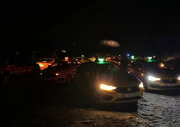 İstanbul'da taksiciyi dövüp gasp ettiler: 3 kişi her yerde aranıyor
