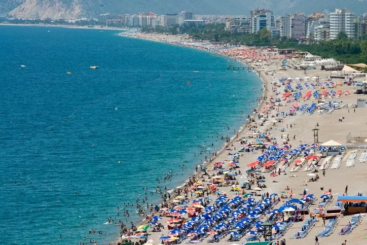 Denize girmek yasak mı? 2020 Plajlar ne zaman açılıyor? İstanbul, İzmir, Antalya’da denize girmek serbest mi?
