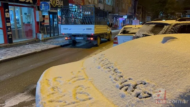 Kars’ta etkili kar yağışı! Sürücülere dikkatli olun uyarısı