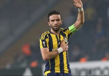 Gökhan Gönül Fenerbahçe'de kalıyor