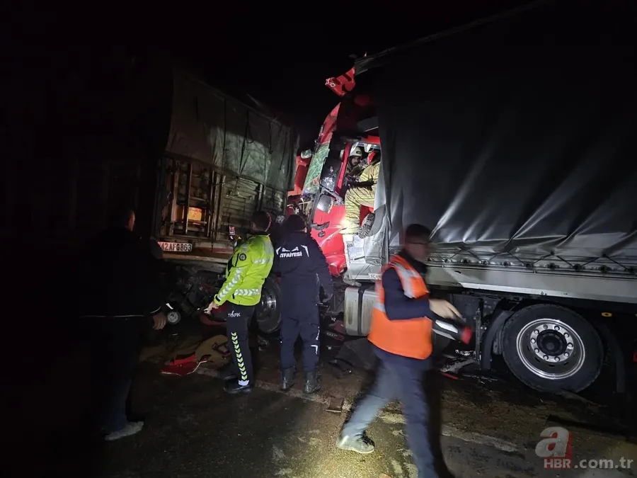 Bursa'da korkunç kaza: 2 TIR çarpıştı, 1 kişi öldü 1