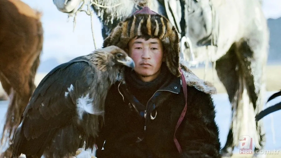 Kartal dansı nedir? Kazakistan’dan yükselen yeni sosyal medya akımı 6
