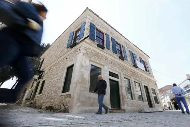 Ege�nin eski taş evleri altın değerinde