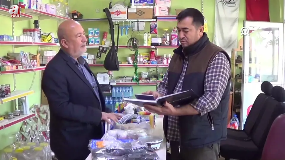 Hayırseverler bakkalın veresiye defterini 100 bin TL’ye satın aldı