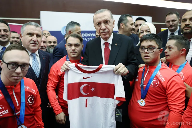 Başkan Recep Tayyip Erdoğan AK Parti genel merkezinde engelli sporcularla bir araya geldi 5