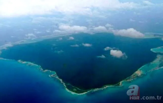 Yaklaşanı öldürüp etiyle besleniyorlar! Uçan cisimlere ok ve mızraklarla saldırdılar 🏹 İşte dünyanın en vahşi kabilesi 11