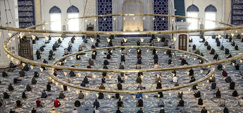 son dakika yarin camilerde bayram