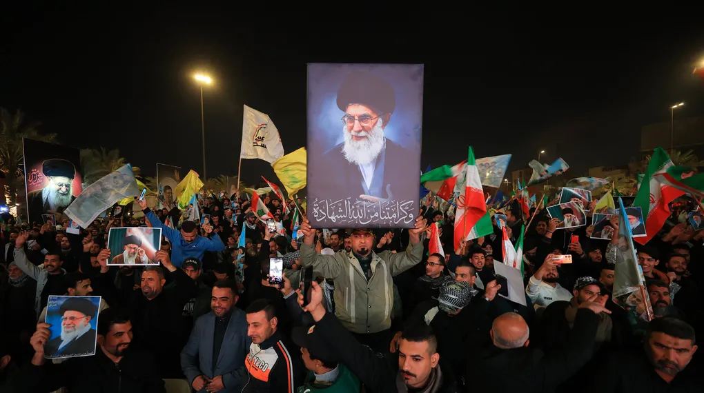 İran sokaklarında yeni lider sevinci