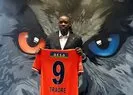 Başakşehir Bertrand Traore için imza töreni düzenledi