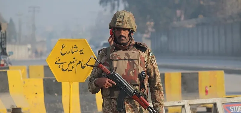 Pakistan'da medresede patlama: 25 ölü
