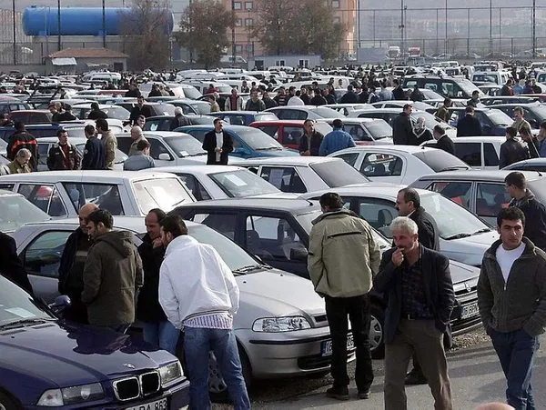 İkinci el araba alacaklar dikkat! Satışlar durdu fiyat patladı