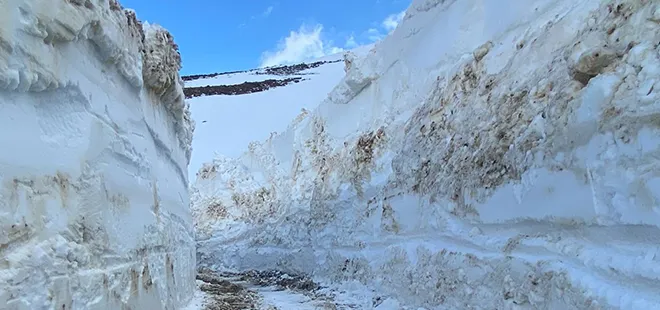 meteoroloji-uyardi-gorenler-saskina-dondu-mayis-ayinda-kar-nedeniyle-yol-kapandi-1715260843986.jpg Meteoroloji uyardı, görenler şaşkına döndü! Mayıs ayında kar nedeniyle yol kapandı - 1