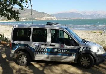 Eğirdir Gölü'nde hareketli saatler! Bölge şeritle kapatıldı: İstanbul'dan uzman sevk edildi